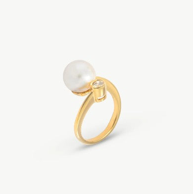Pearl and Round Zirconia Ring Gold