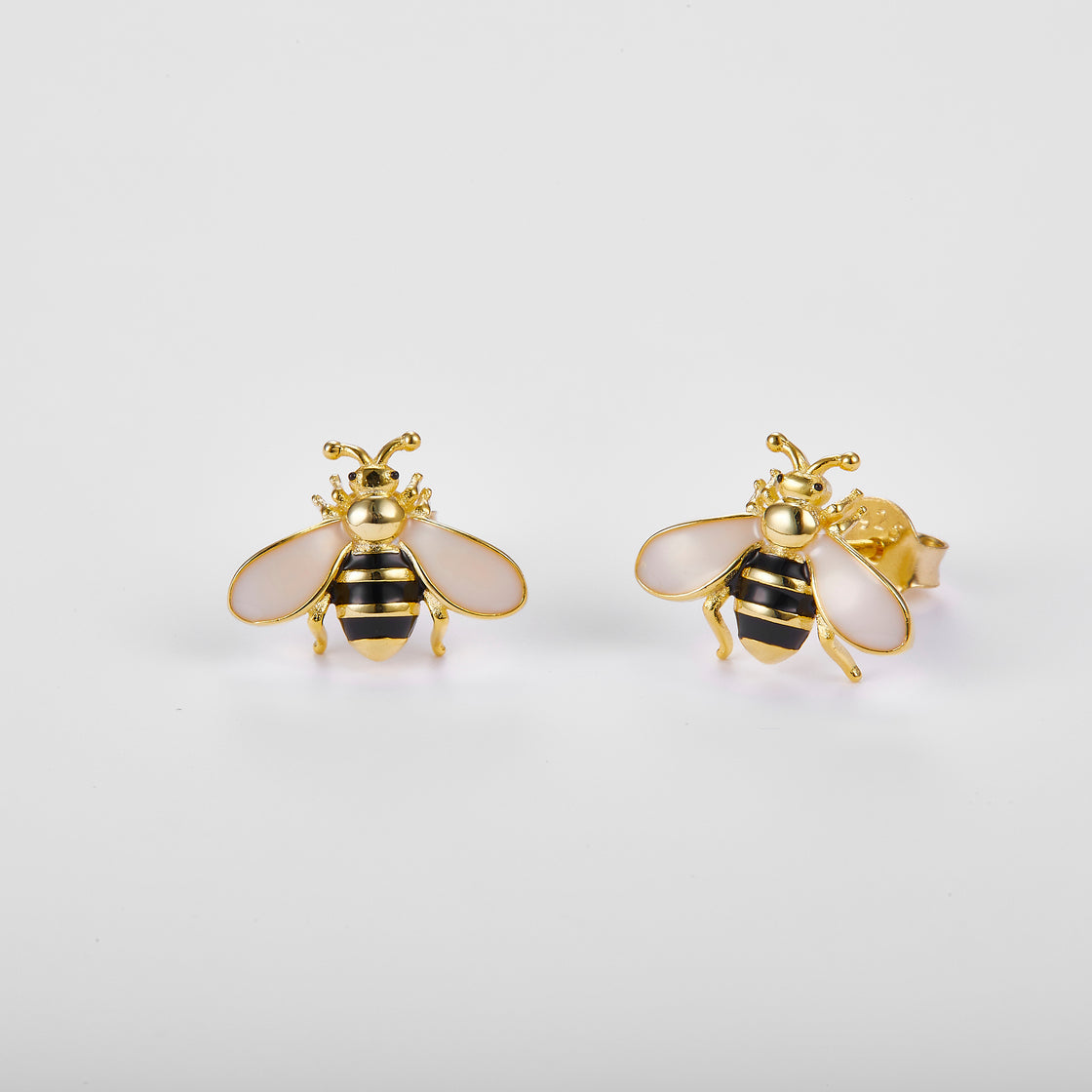 Ż-Żunżana Stud Earrings