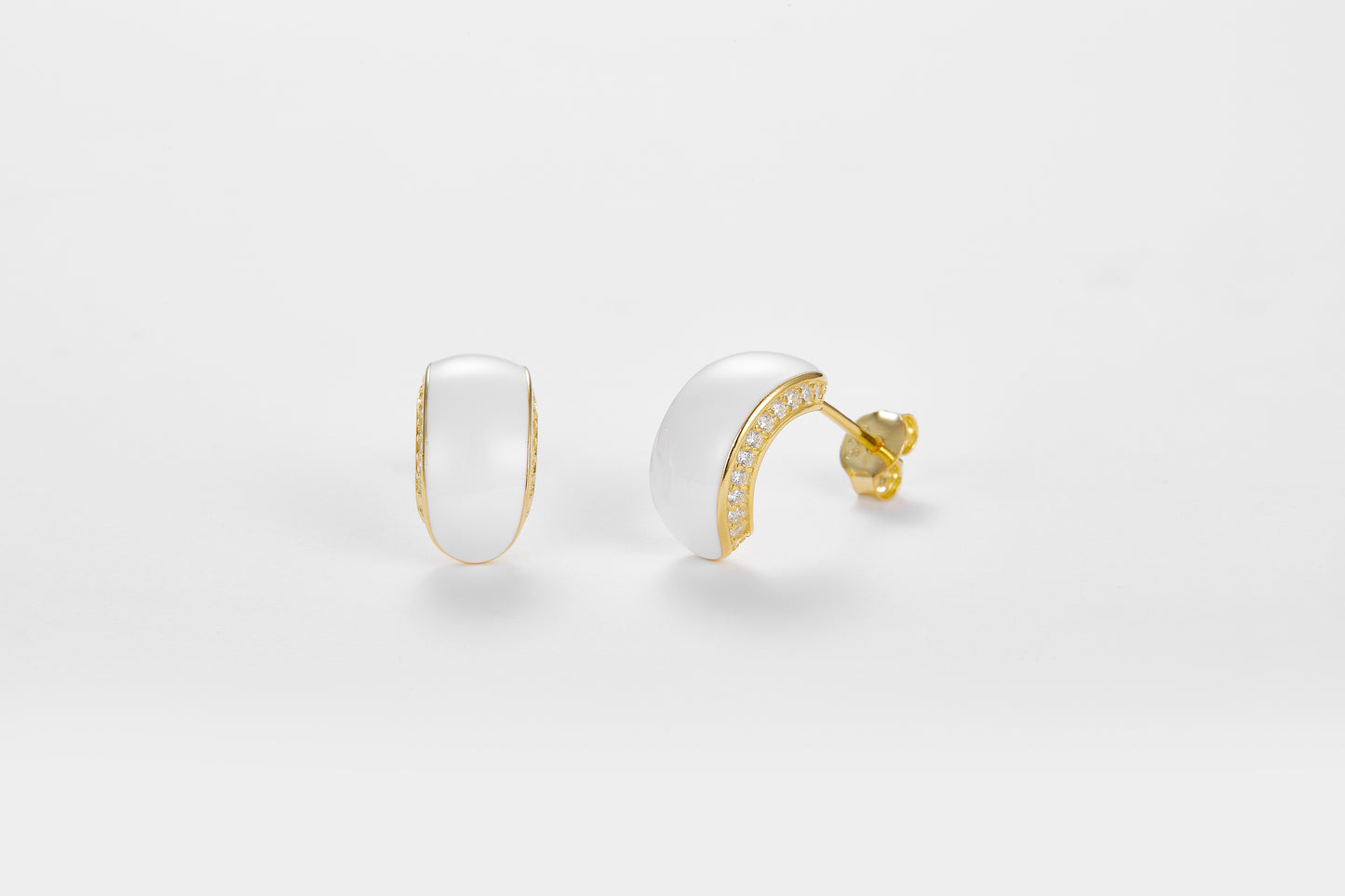 SMALTO Silver Stud Earring – Yellow Gold with White Enamel