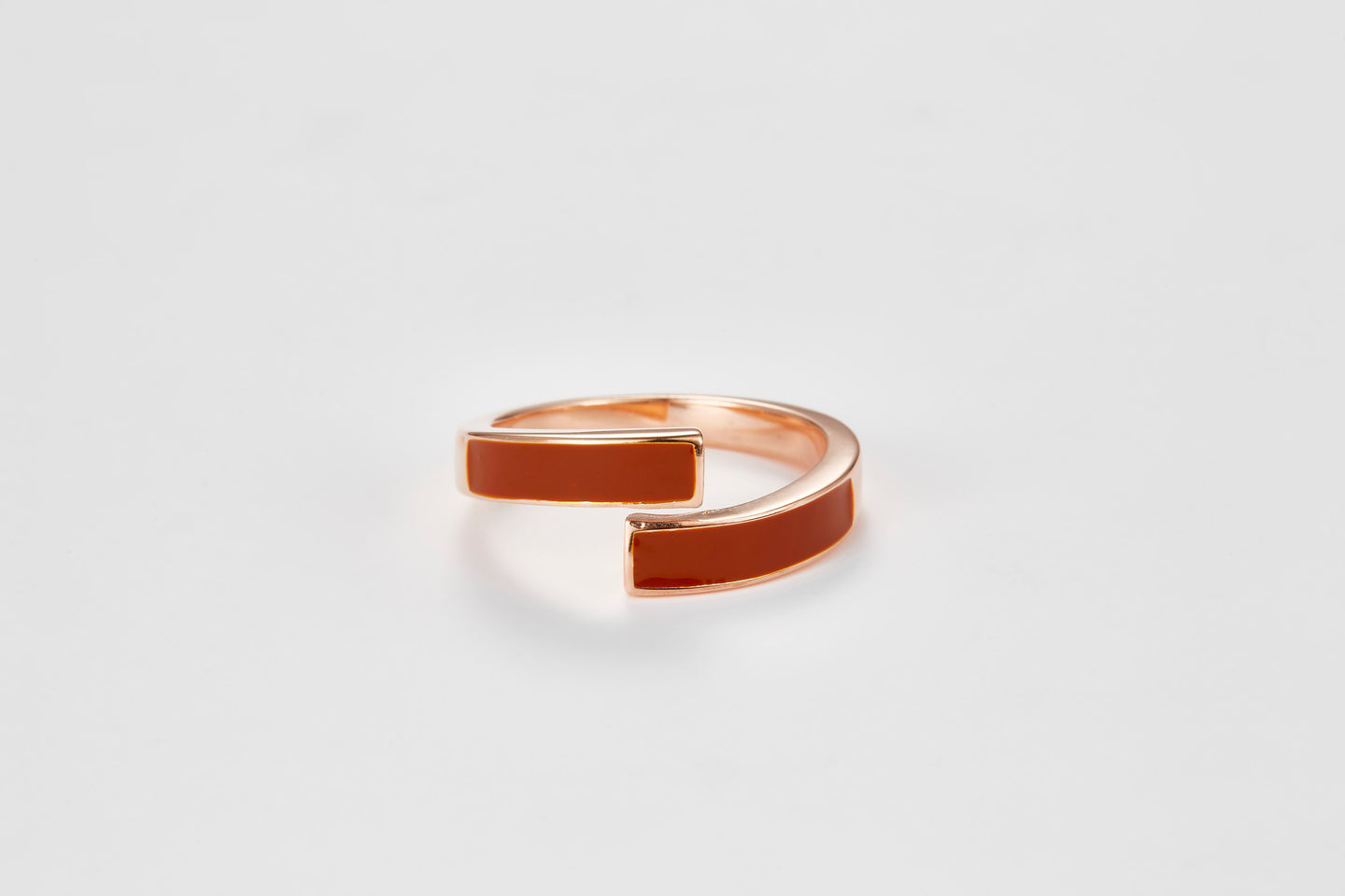 SMALTO Silver Twist Ring – Pink Gold with Brown Enamel & Zirconia Accents