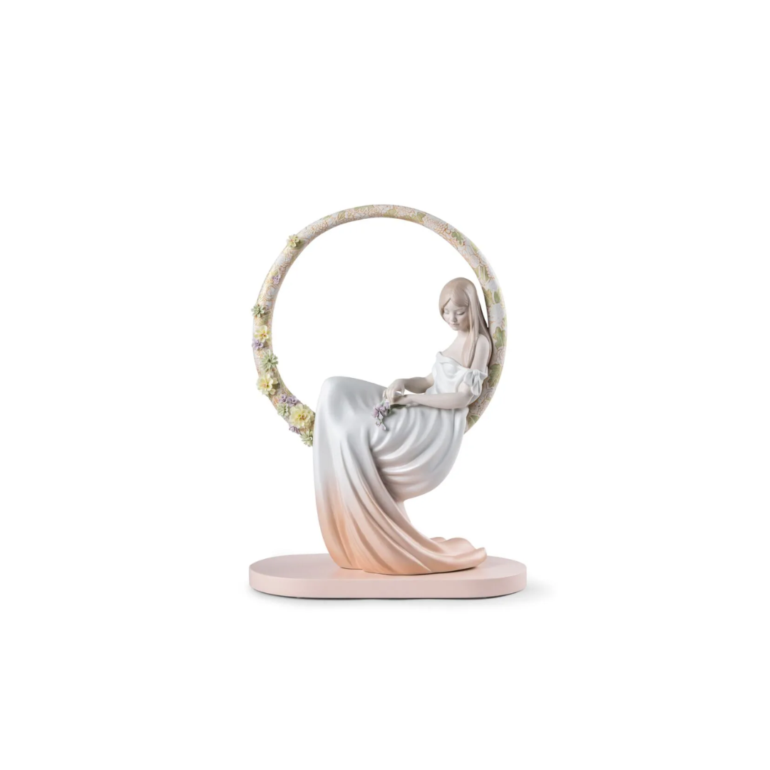 In her Thoughts Woman Figurine REF :1009537