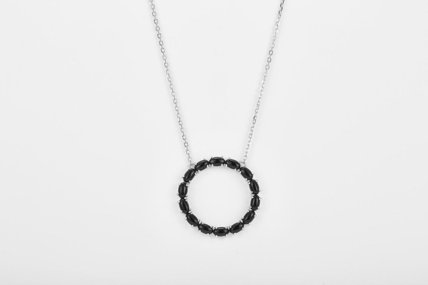 Pietra Collection Round Pendant Necklace - Onyx