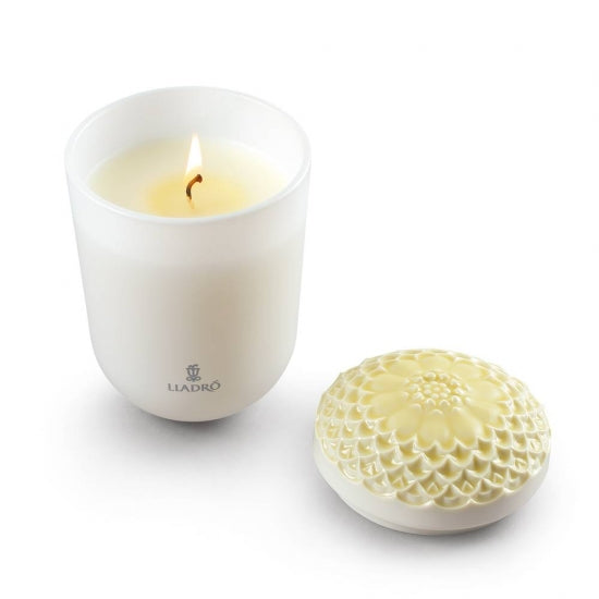 1040144 Echoes of Nature Candle. Tropical Blossoms Scent