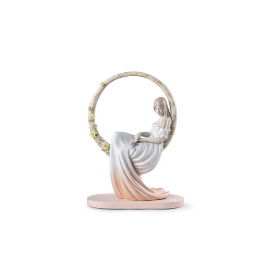 In her Thoughts Woman Figurine REF :1009537