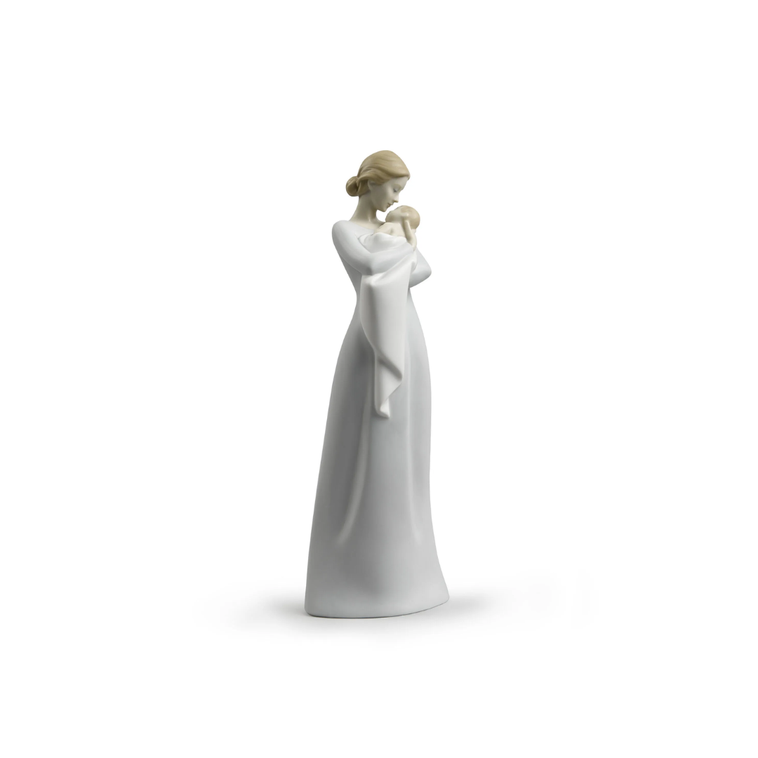 A Mother's Embrace Figurine REF: 1018218