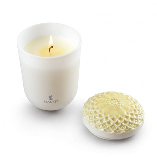 1040144 Echoes of Nature Candle. Tropical Blossoms Scent